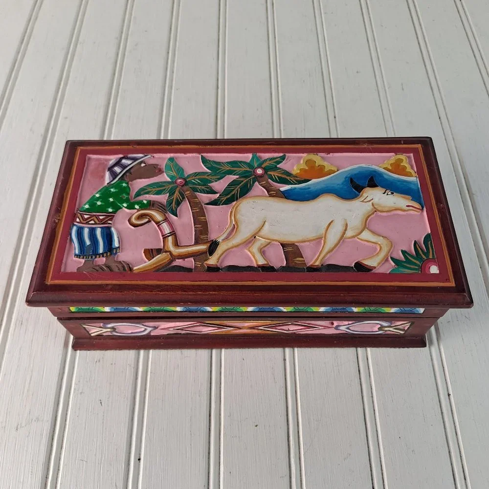 Hand Carved & Painted Wooden Trinket / Keepsake Box - Picture 1 of 10